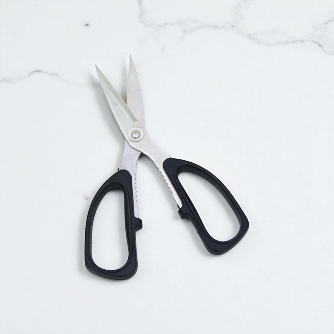 7.5" Multipurpose Scissors YM-5002((৭.৫ ইঞ্চি মাল্টিপারপাস সিজর, মডেল: YM-5002)